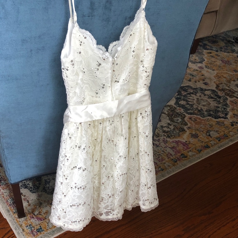 Flower Girl Dress (B. Smart) Size 1 Only Worn once! - Picture 5 of 7